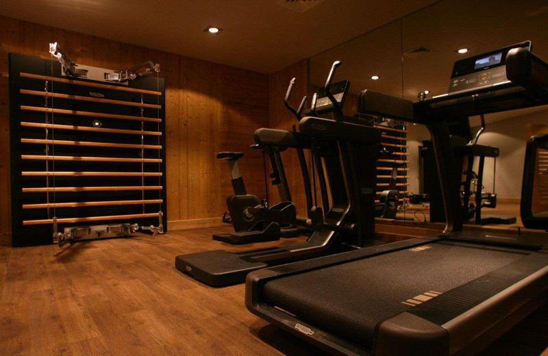 Des Neiges Hermine Aparthotel 4*